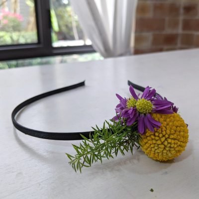 קשת פרחונית לשיער